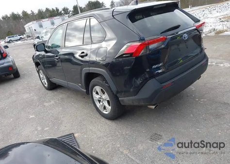 2021 Toyota Rav4 Hybrid Xle z USA, uszkodzony, nr VIN 4T3RWRFV8MU046092